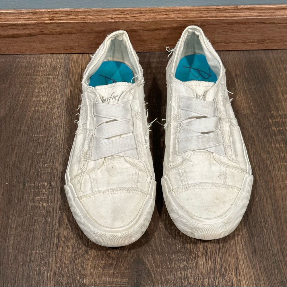 Blowfish Malibu Slip On Sneakers Shoes White Womens 8 Elastic Comfort Casual